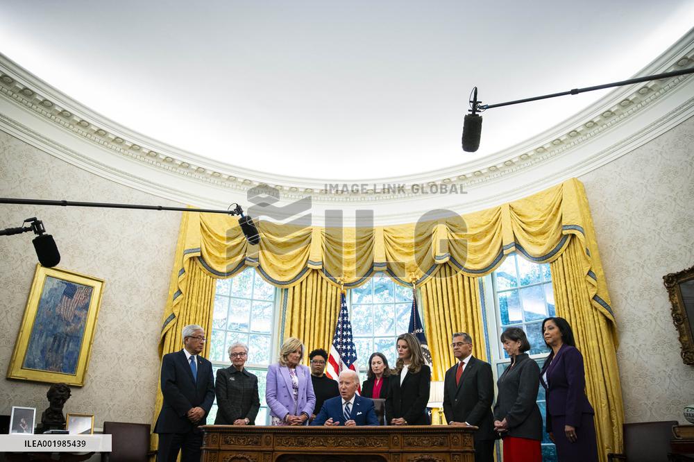 Biden Signs Memorandum On Women's Health Research - Washington
