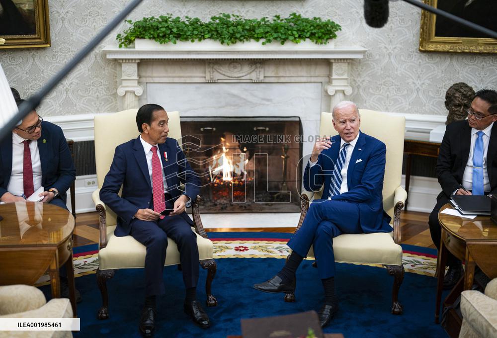 Biden Signs Memorandum On Women's Health Research - Washington