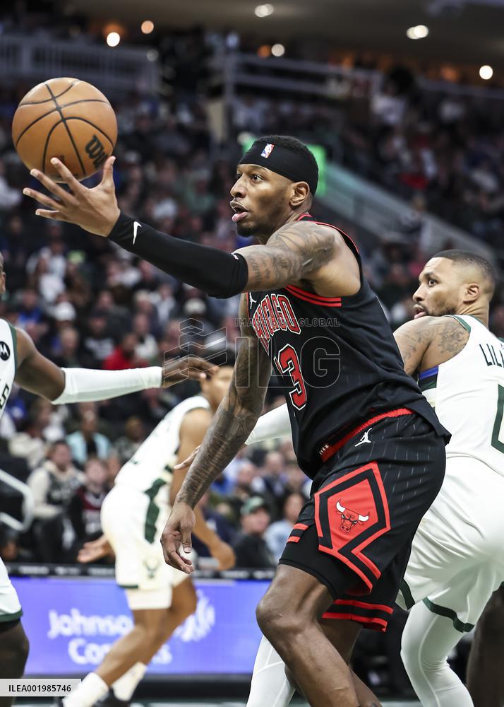(SP)U.S.-MILWAUKEE-BASKETBALL-NBA-BULLS VS BUCKS