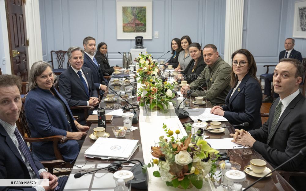 Blinken Promises Ukraine Support for Winter - Washington