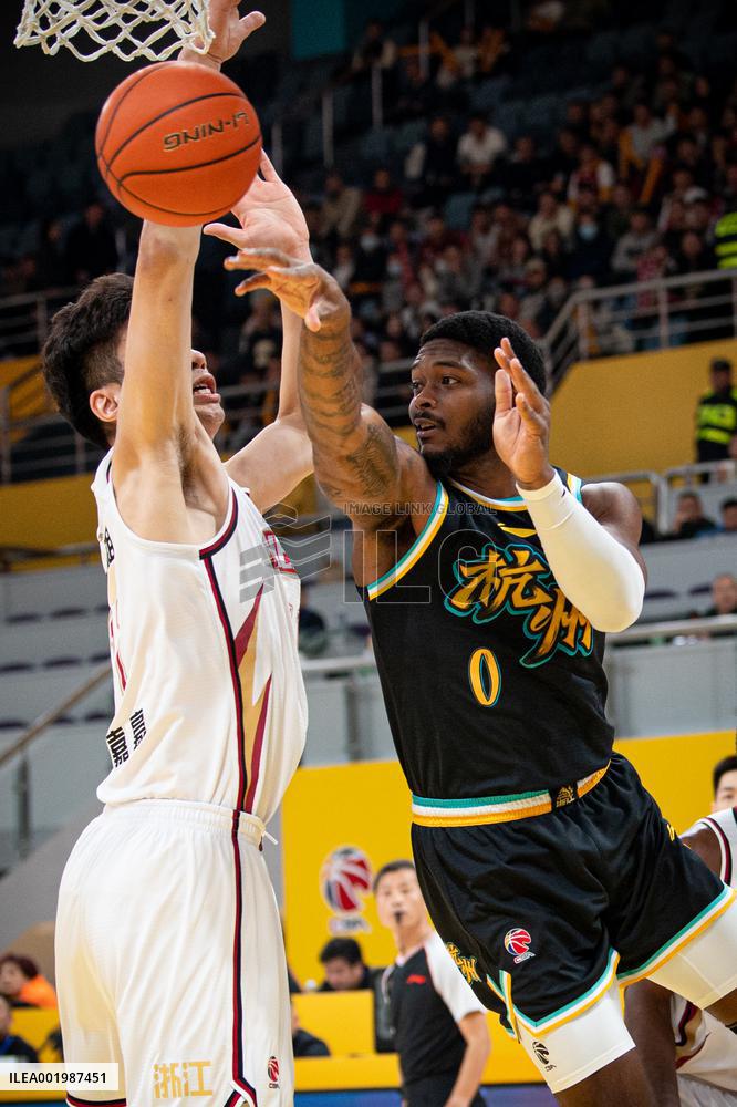 (SP)CHINA-HANGZHOU-BASKETBALL-CBA LEAGUE-ZJ LIONS VS ZJ GOLDEN BULLS (CN)