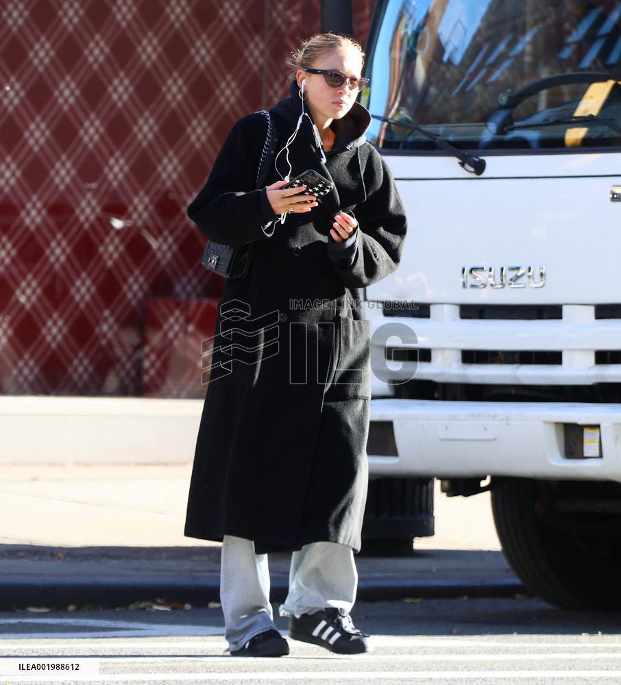 Lila Grace Moss out in New York