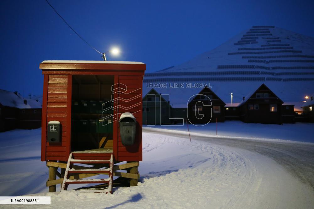 NORWAY-SVALBARD-POLAR NIGHT