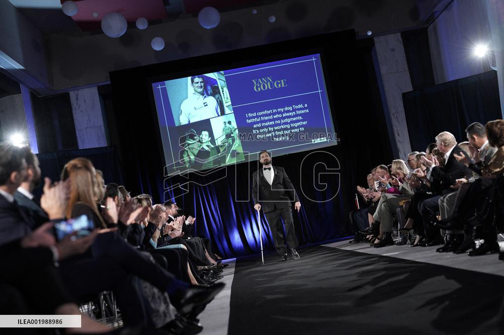 Fashion show featuring wounded veterans - Washington