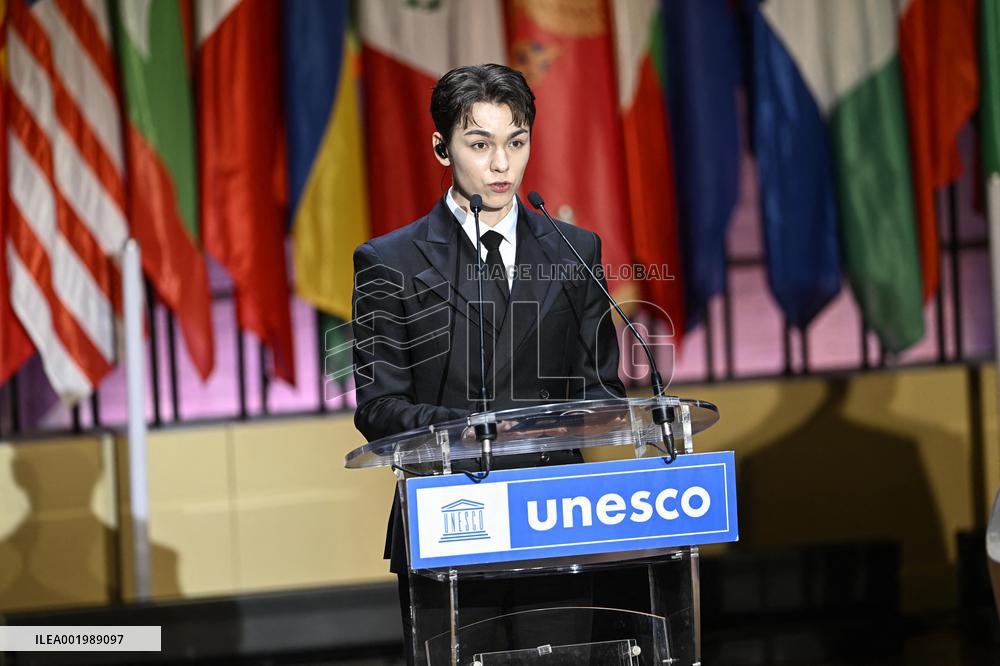 K-Pop Boy Band Seventeen At The UNESCO - Paris