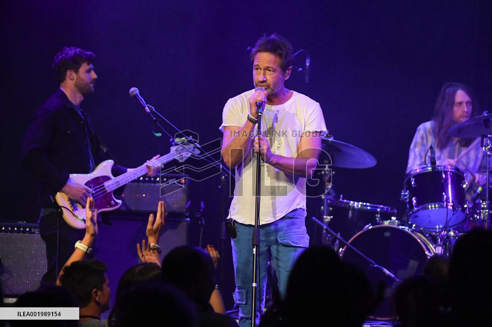 David Duchovny Live - Paris