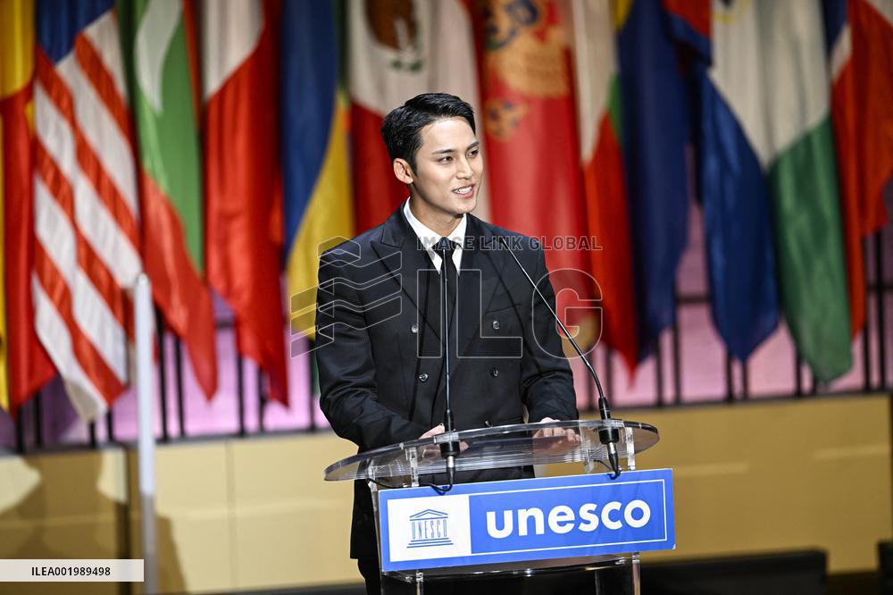 K-Pop Boy Band Seventeen At The UNESCO - Paris