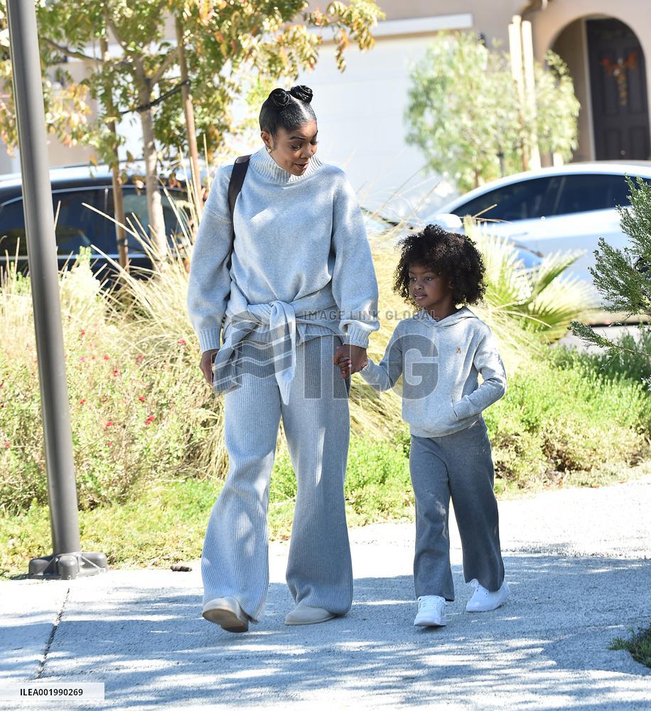 Gabrielle Union And Daughter Out - LA