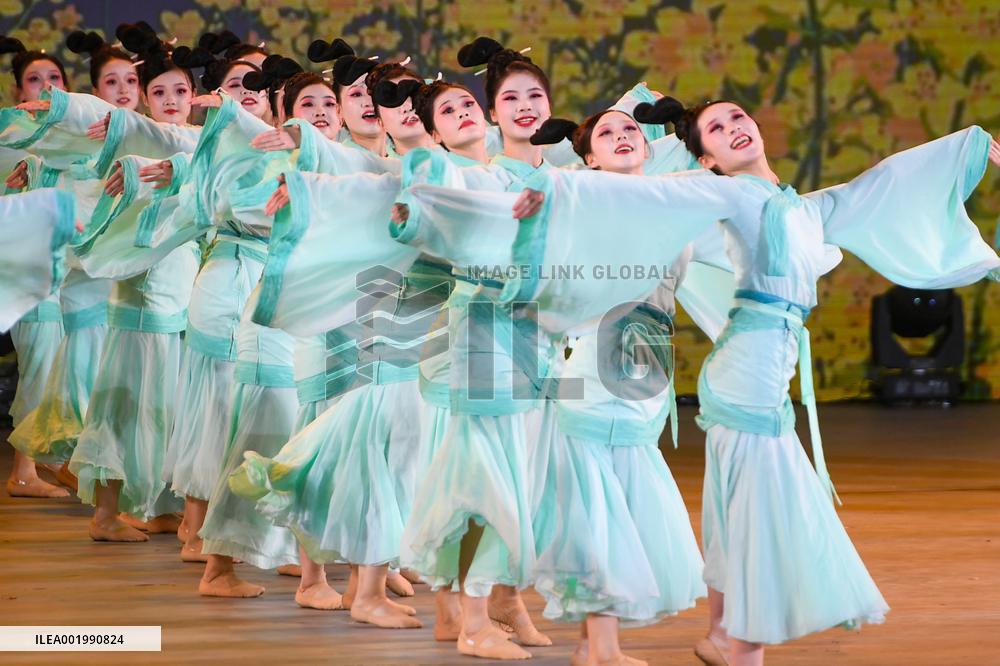 CHINA-HUBEI-HUANGGANG-SQUARE DANCING (CN)