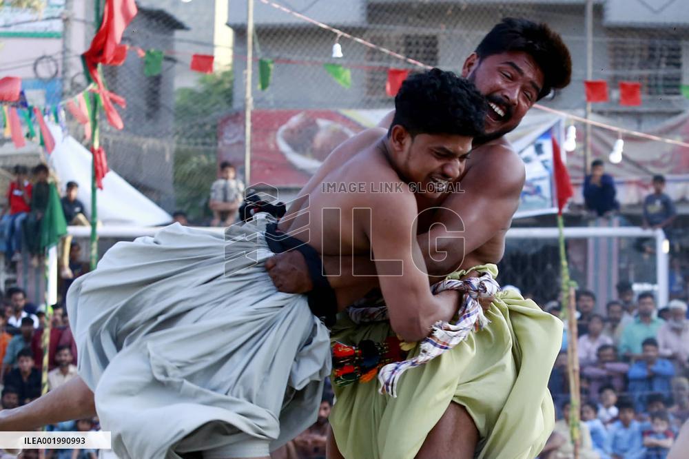 (SP) PAKISTAN-KARACHI-SINDHI-WRESTLING