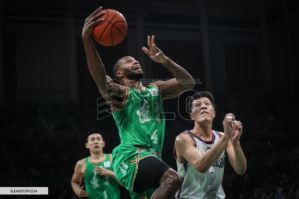 (SP)CHINA-SHENYANG-BASKETBALL-CBA LEAGUE-TIANJIN VS LIAONING (CN)