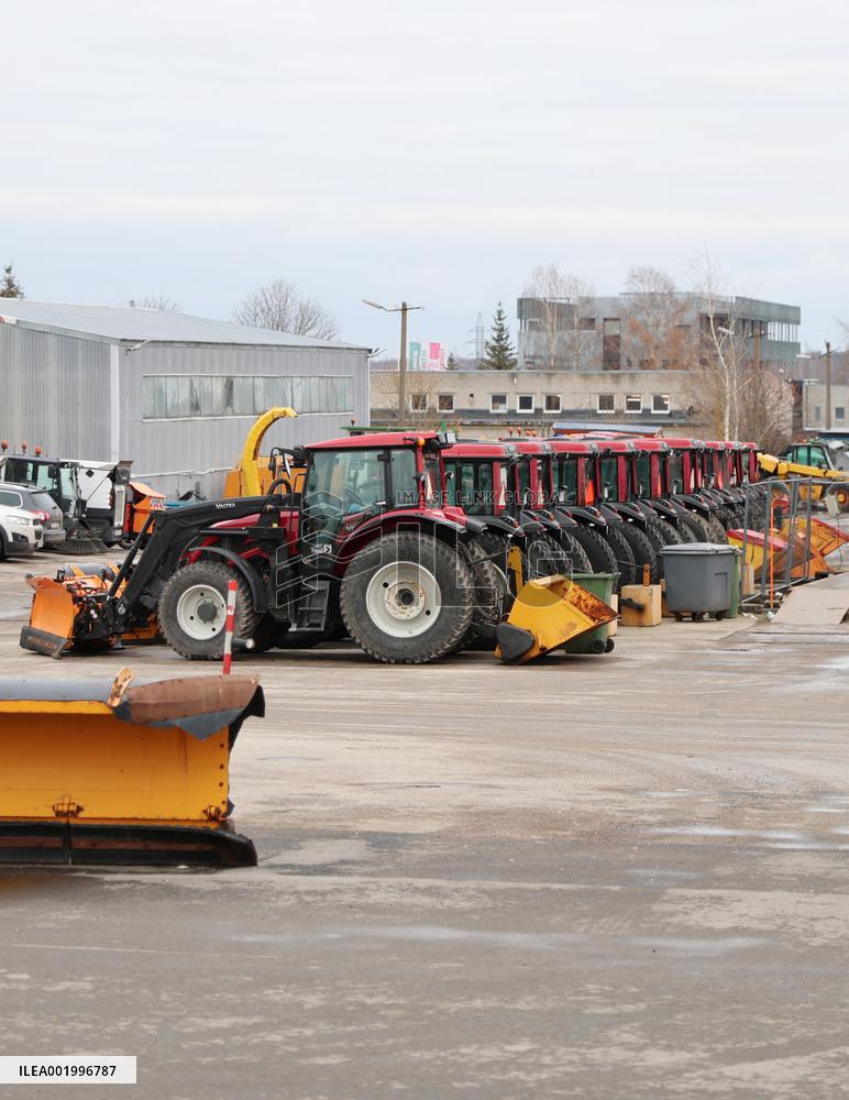Road maintenance in the winter