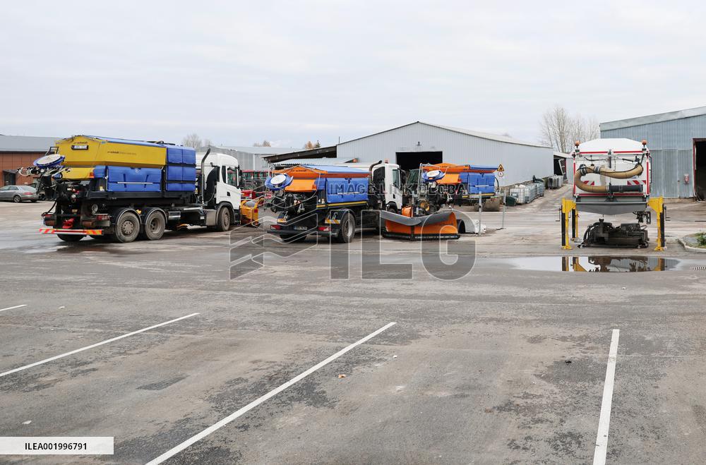 Road maintenance in the winter