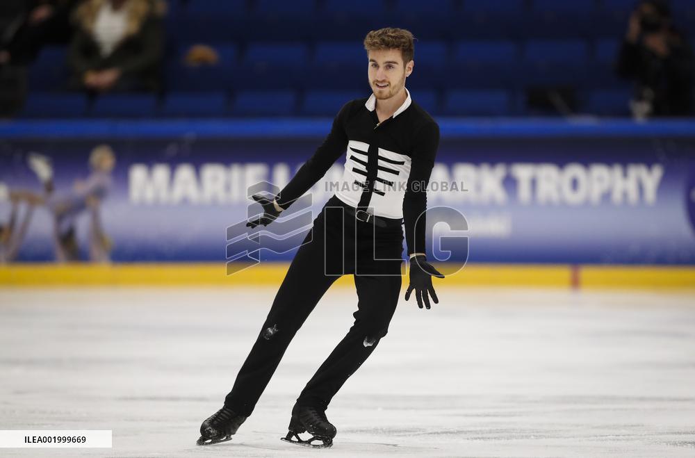 (SP)FINLAND-ESPOO-FIGURE SKATING-ISU GRAND PRIX-MEN-SHORT PROGRAM