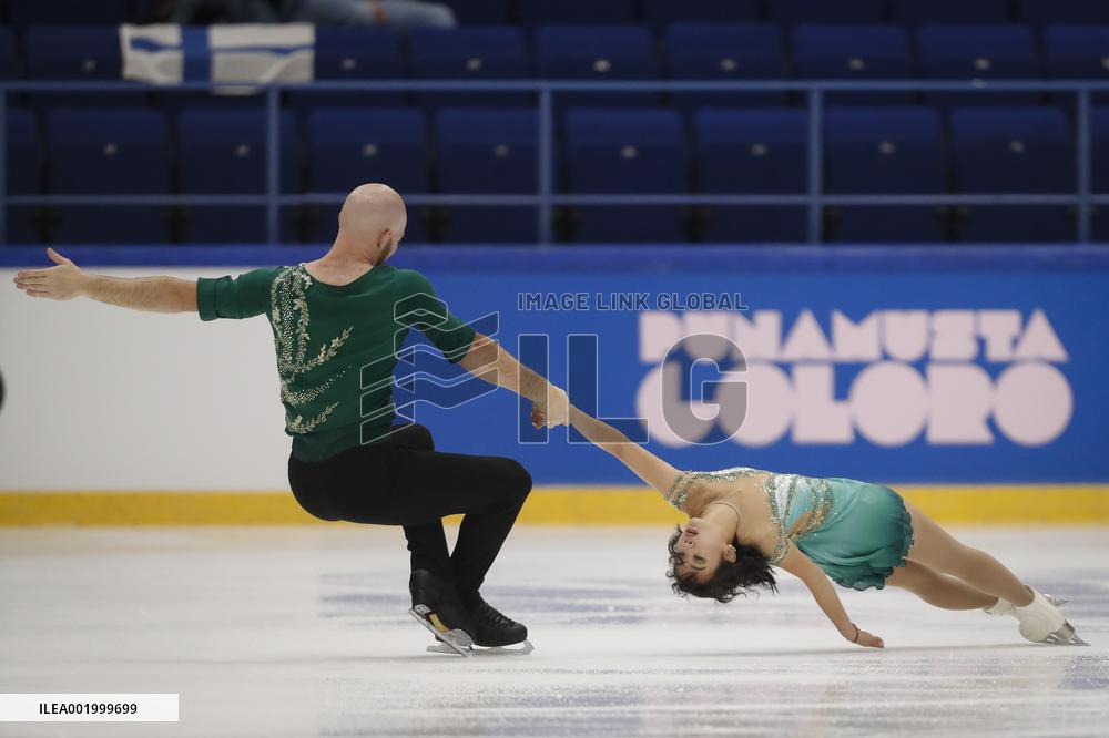 (SP)FINLAND-ESPOO-FIGURE SKATING-ISU GRAND PRIX-PAIRS-SHORT PROGRAM