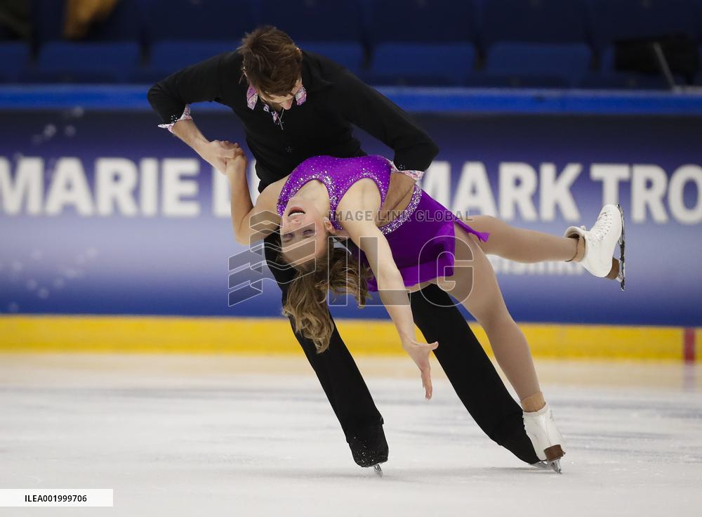 (SP)FINLAND-ESPOO-FIGURE SKATING-ISU GRAND PRIX-PAIRS-SHORT PROGRAM