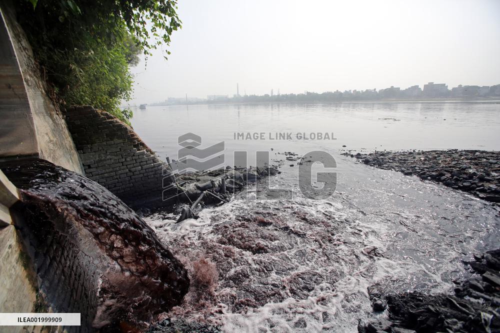Garment Industry Causes River Pollution - Dhaka