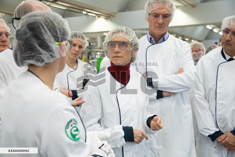 Agnes Pannier-Runacher Visits L'Oreal Factory - Caudry