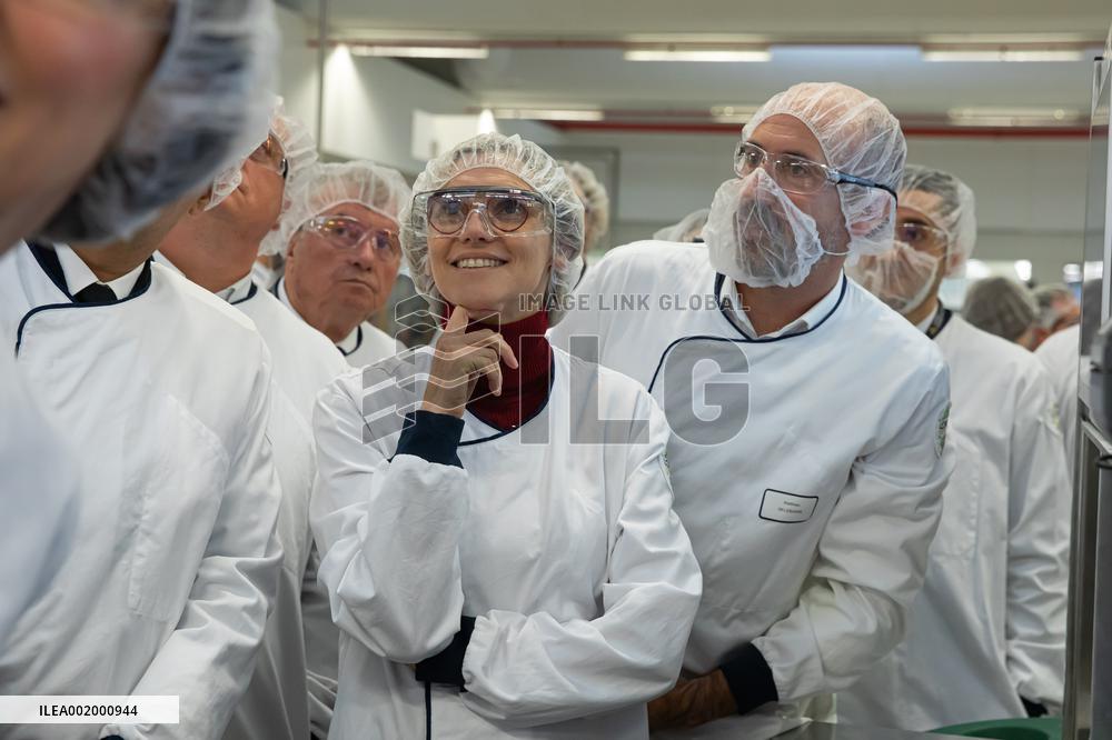 Agnes Pannier-Runacher Visits L'Oreal Factory - Caudry