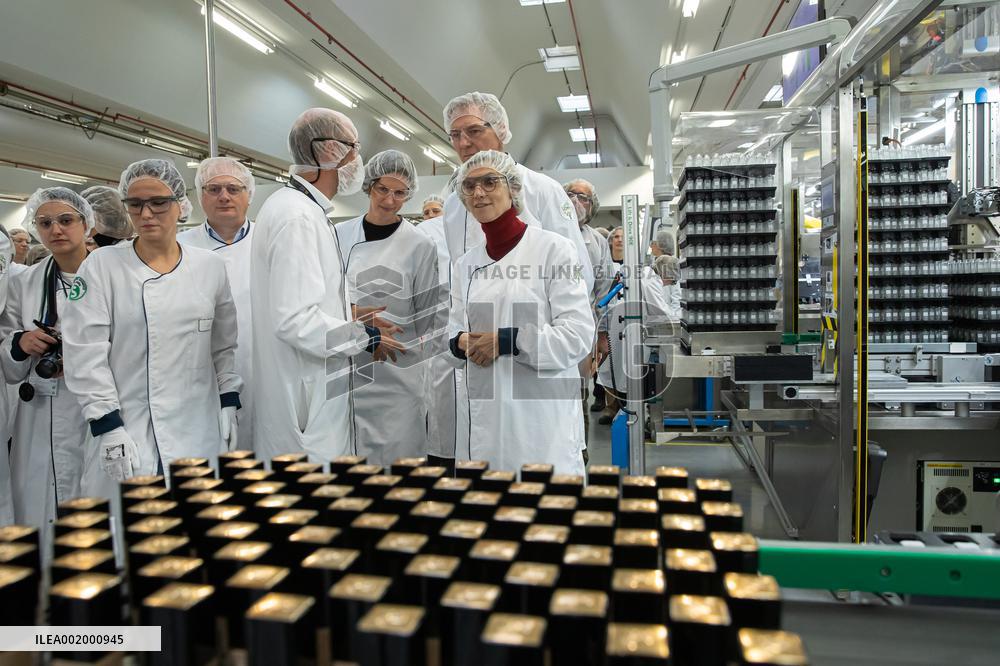 Agnes Pannier-Runacher Visits L'Oreal Factory - Caudry
