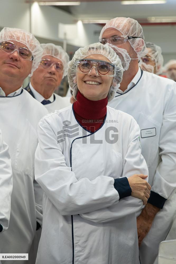Agnes Pannier-Runacher Visits L'Oreal Factory - Caudry