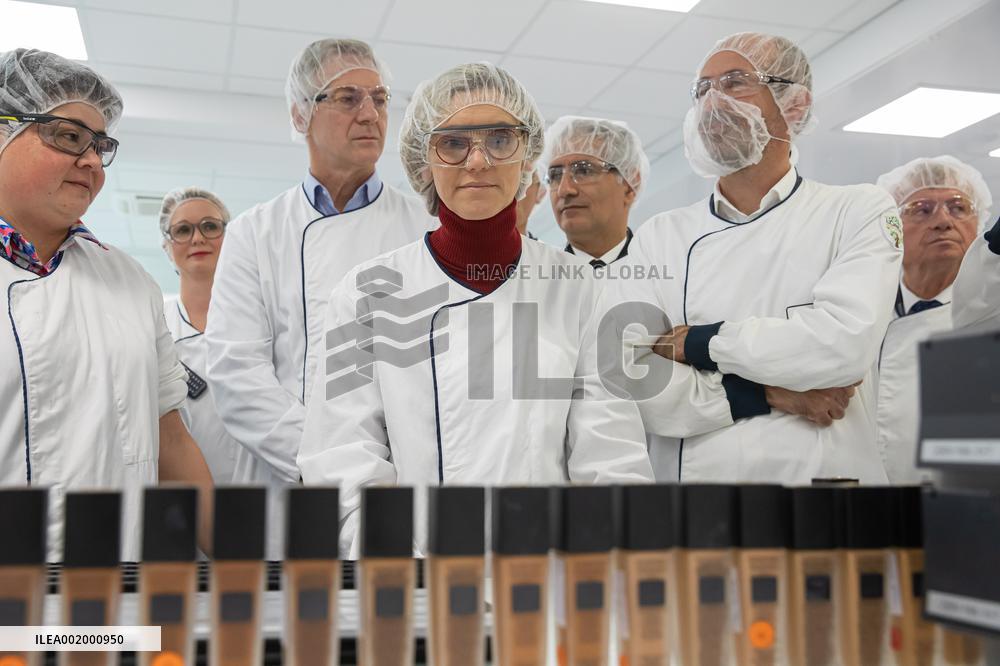 Agnes Pannier-Runacher Visits L'Oreal Factory - Caudry