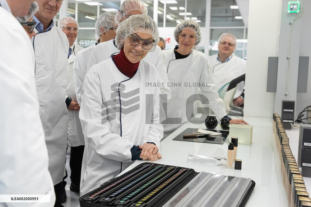 Agnes Pannier-Runacher Visits L'Oreal Factory - Caudry