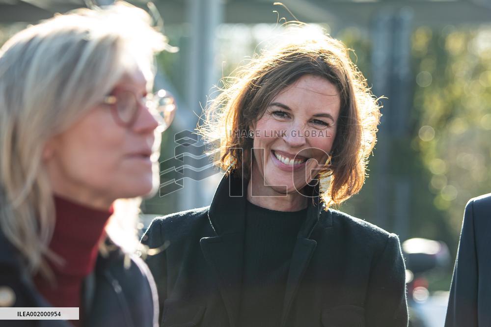 Agnes Pannier-Runacher Visits L'Oreal Factory - Caudry