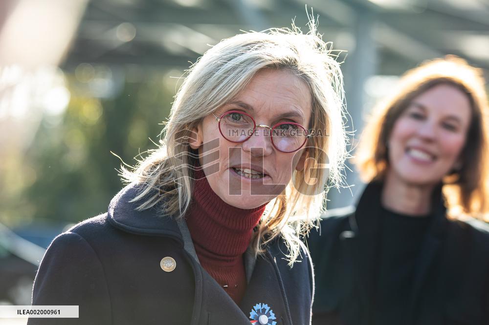 Agnes Pannier-Runacher Visits L'Oreal Factory - Caudry