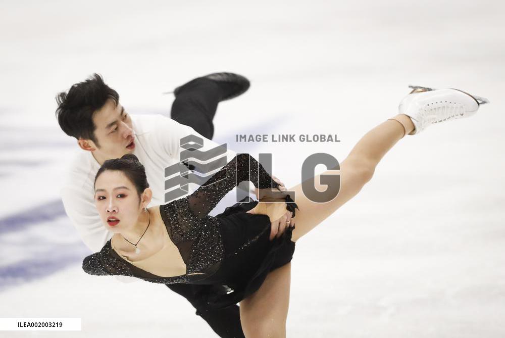 (SP)FINLAND-ESPOO-FIGURE SKATING-ISU GRAND PRIX-PAIRS-FREE SKATING