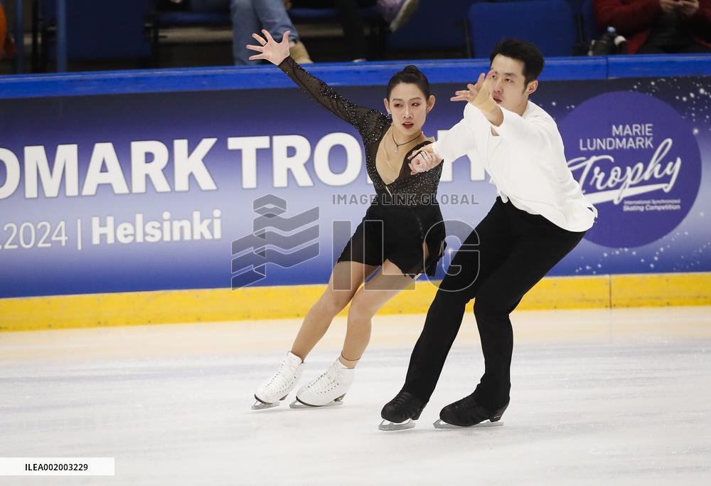 (SP)FINLAND-ESPOO-FIGURE SKATING-ISU GRAND PRIX-PAIRS-FREE SKATING
