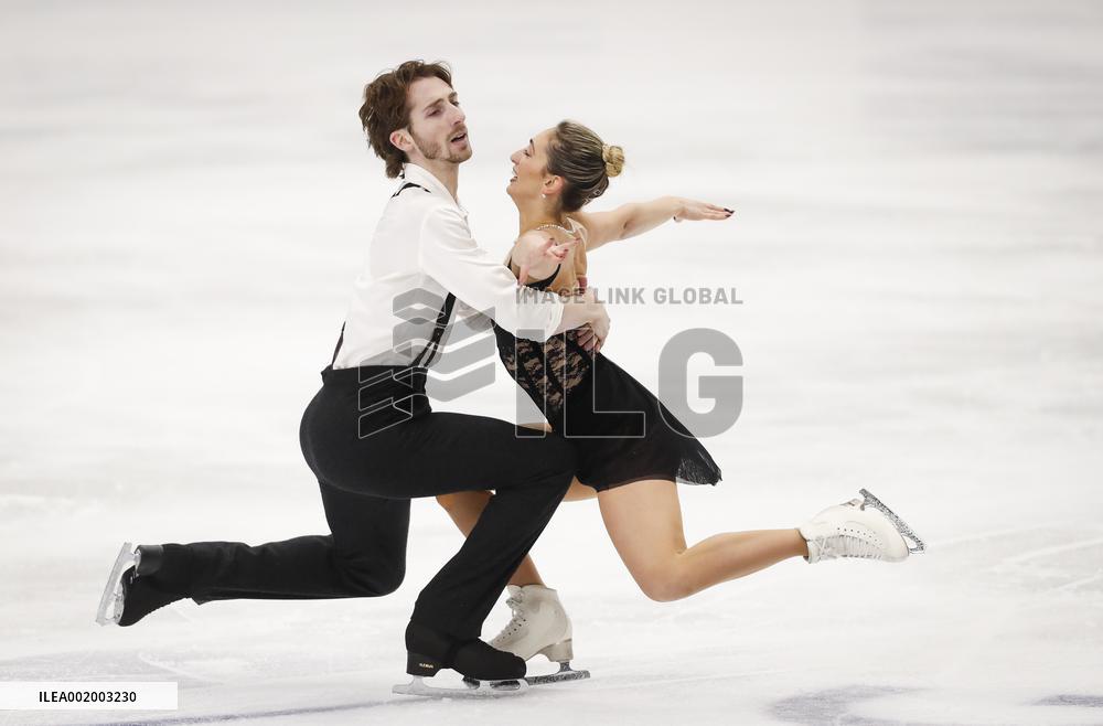 (SP)FINLAND-ESPOO-FIGURE SKATING-ISU GRAND PRIX-PAIRS-FREE SKATING