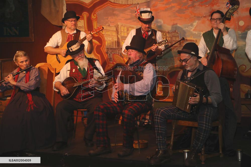 U.S.-SAN FRANCISCO-GREAT DICKENS CHRISTMAS FAIR