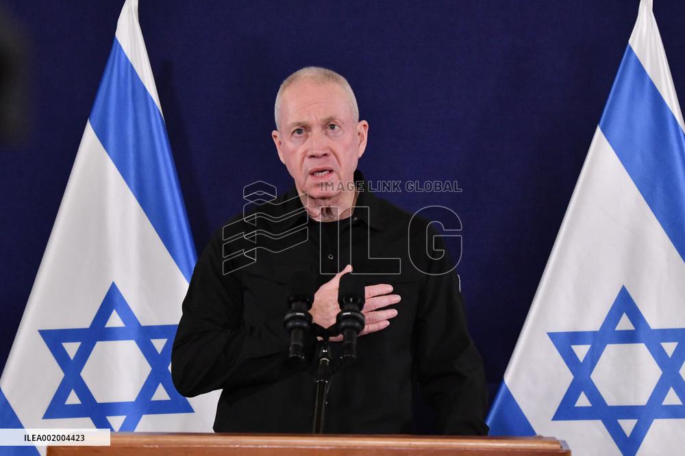 ISRAEL-TEL AVIV-DEFENSE MINISTER-PRESS CONFERENCE