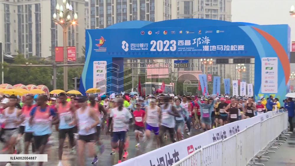 Over 20,000 runners participate in 2023 Xichang Qionghai Lake Wetland Marathon