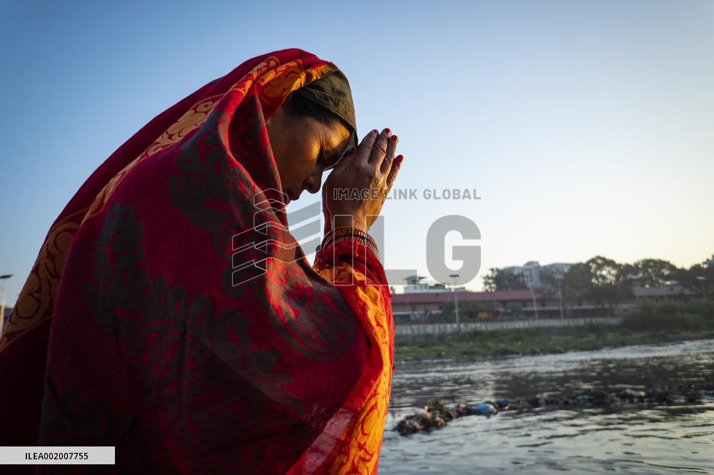 NEPAL-KATHMANDU-CHHATH FESTIVAL-RISING SUN WORSHIP