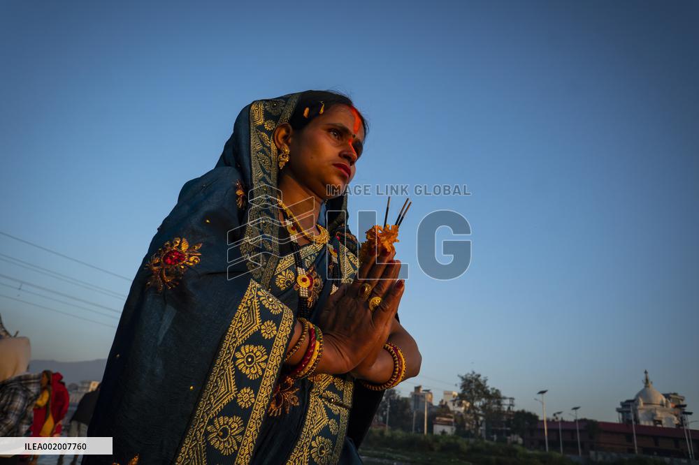 NEPAL-KATHMANDU-CHHATH FESTIVAL-RISING SUN WORSHIP