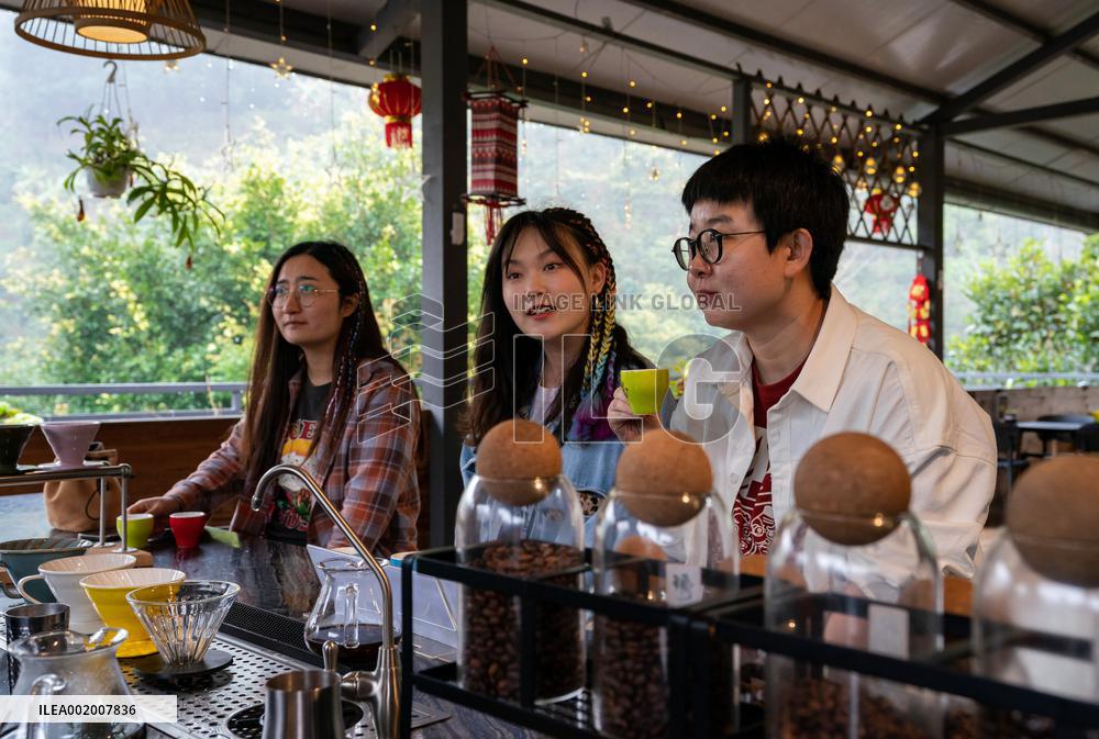 Xinhua Headlines: Foreign specialty crops thrive amid China's economic vitality