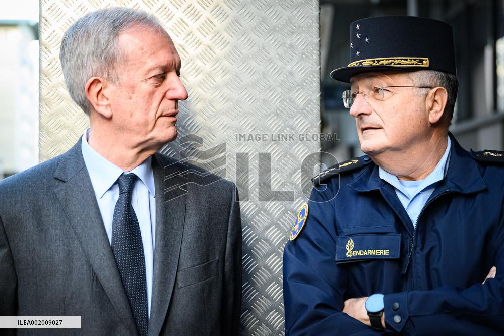 Ministerial Visit To OFMIN - Paris