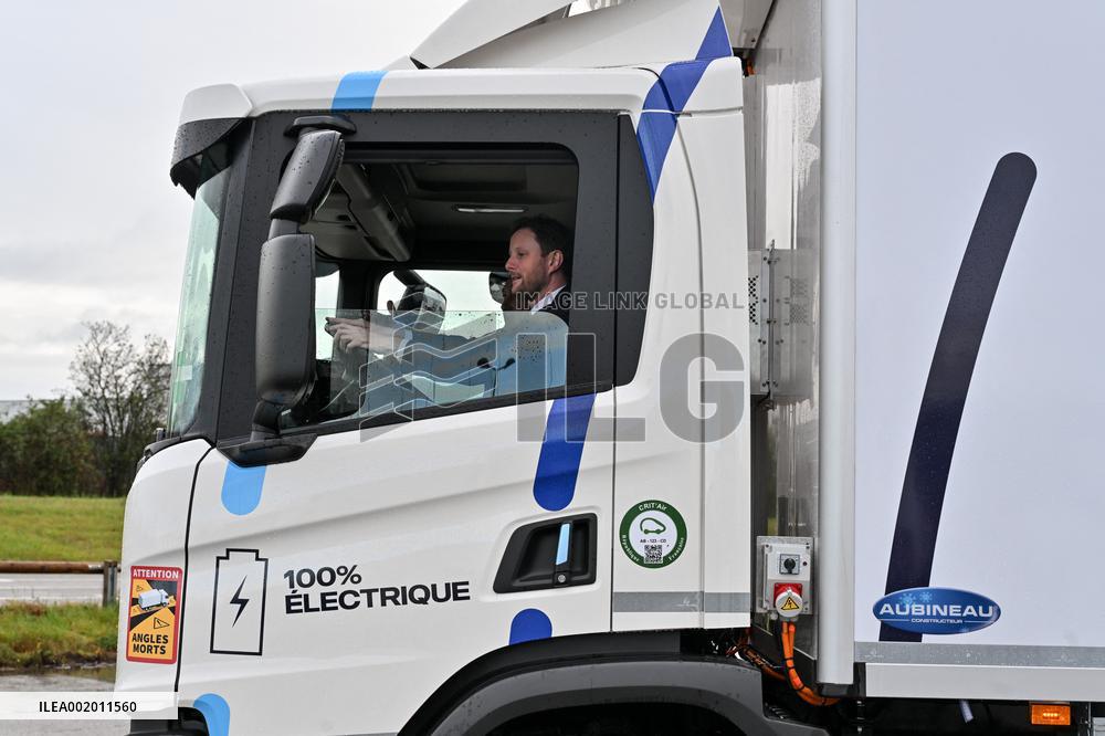 Clement Beaune Visits Solutrans Exhibition - Lyon