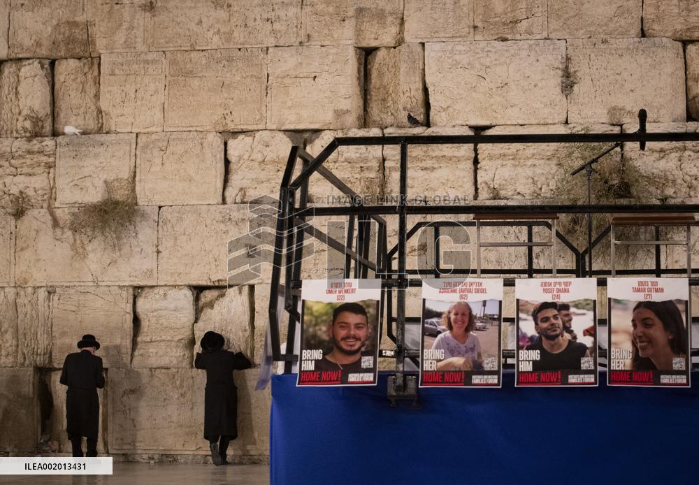 (FOCUS) MIDEAST-PALESTINIAN-ISRAELI CONFLICT-DEAL