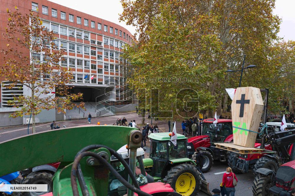 Demonstration By Young Farmers - Toulouse