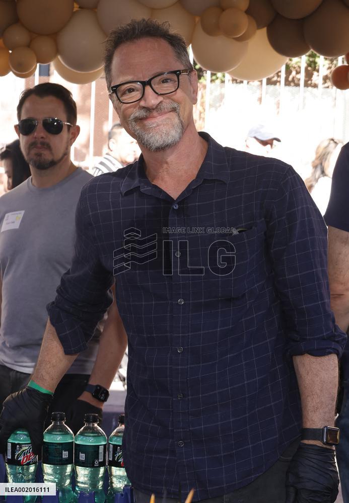 Mission's Celebrity Thanksgiving - LA