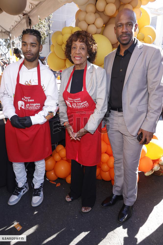 Mission's Celebrity Thanksgiving - LA