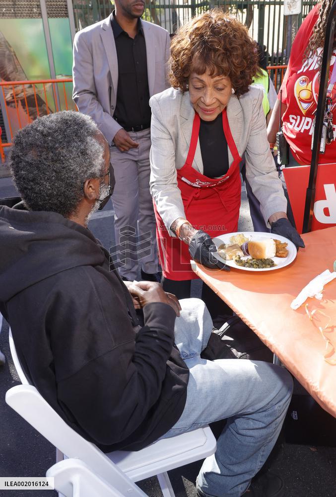 Mission's Celebrity Thanksgiving - LA