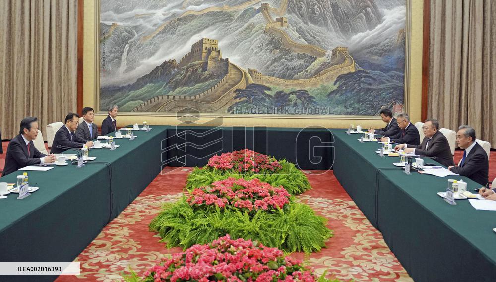 Komeito chief Yamaguchi in Beijing