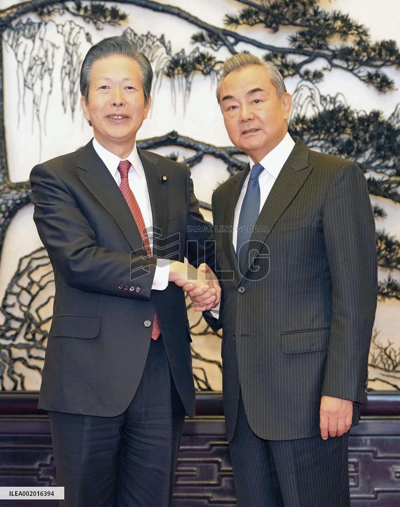 Komeito chief Yamaguchi in Beijing