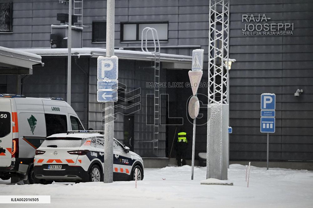 Raja-Jooseppi Border Crossing