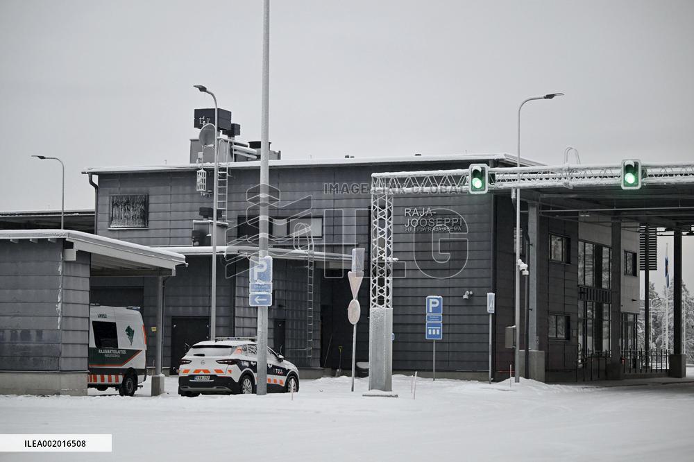 Raja-Jooseppi Border Crossing