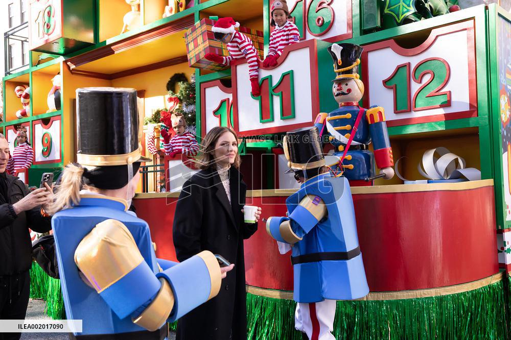 Celebs At Macys Thanksgiving Day Parade - NYC